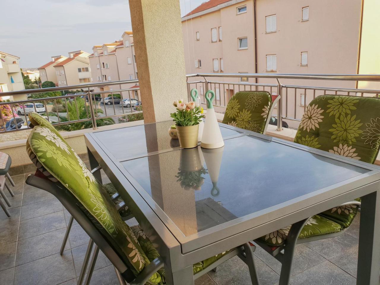 Apartment Zana Novalja Extérieur photo